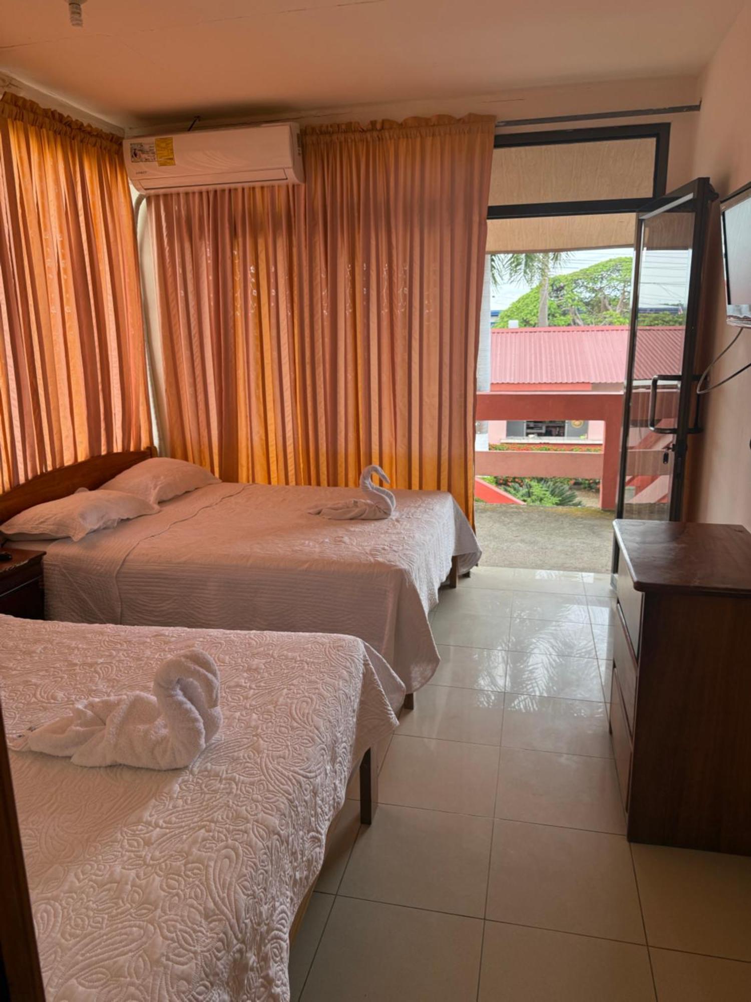 Hotel La Roca del Mar Puntarenas Esterno foto